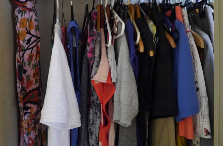 Be A Clothes Minimalist In 5 East Steps